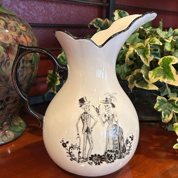 NWOT Potter’s Studio White and Black Skeletons Halloween Ceramic Pitcher - Picture 2 of 10